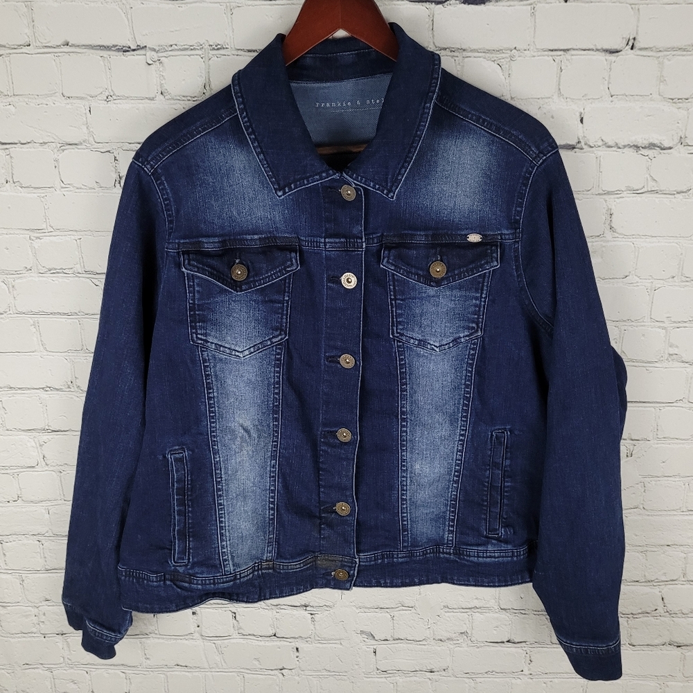 FRANKIE & STELLA | stretch button up denim trucker jean jacket